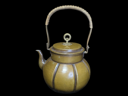 Antique Brass Kettle Description