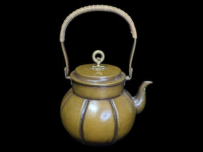 Antique Brass Kettle Description