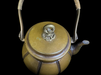 Antique Brass Kettle Description