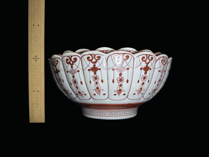 Kutani-yaki Nesting Bowls: Opulent Dragon Motifs and 100 Years of History