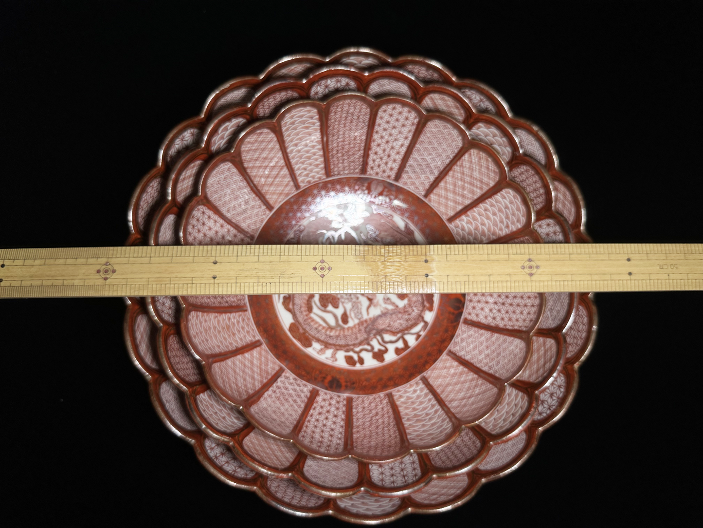 Kutani-yaki Nesting Bowls: Opulent Dragon Motifs and 100 Years of History