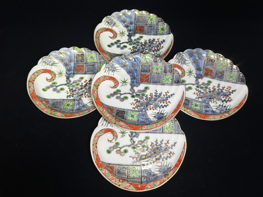 Exquisite Hand-Painted Kutani-yaki (Kutani Ware) Plates by a Ceramic Artist