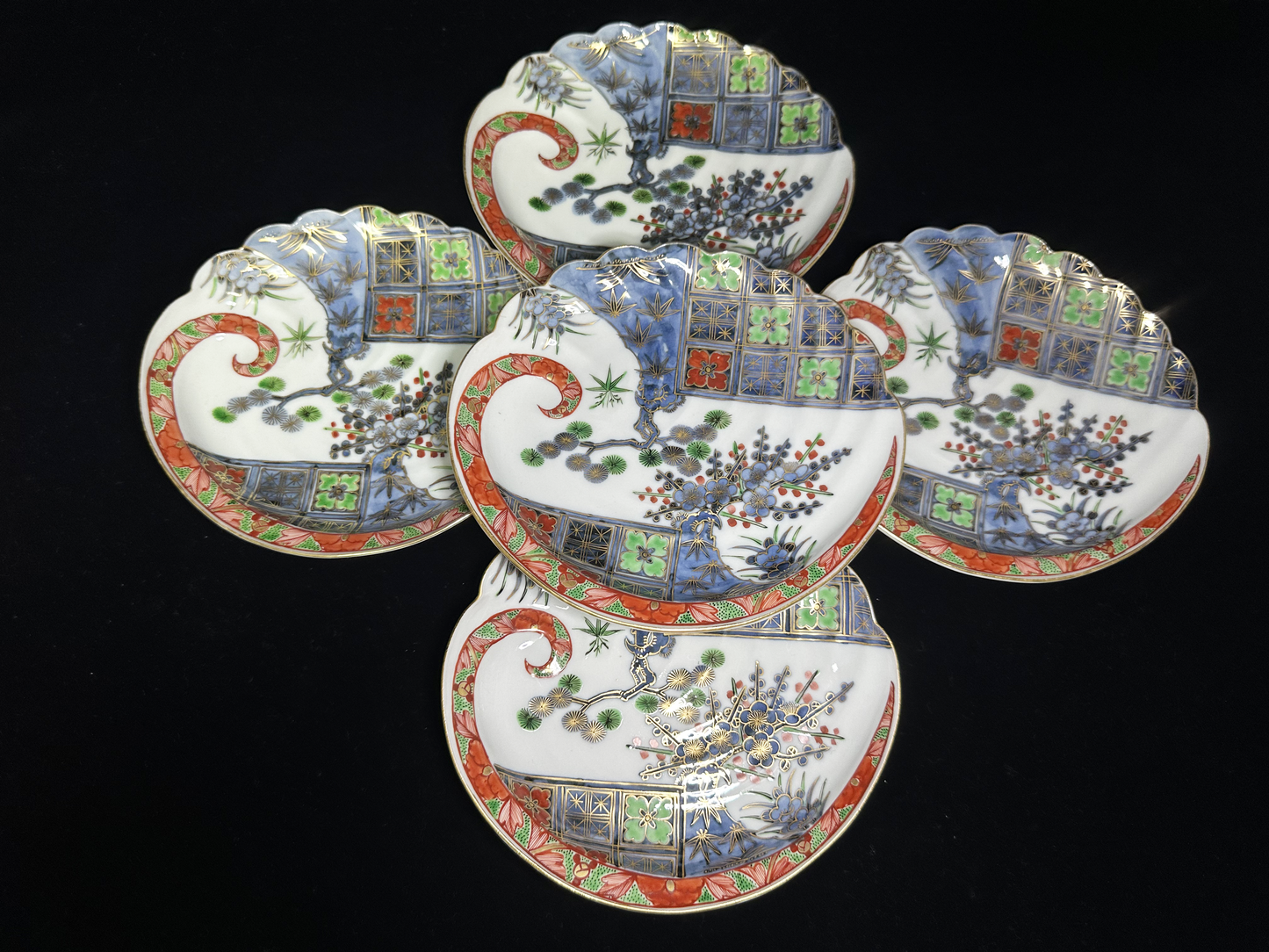 Exquisite Hand-Painted Kutani-yaki (Kutani Ware) Plates by a Ceramic Artist