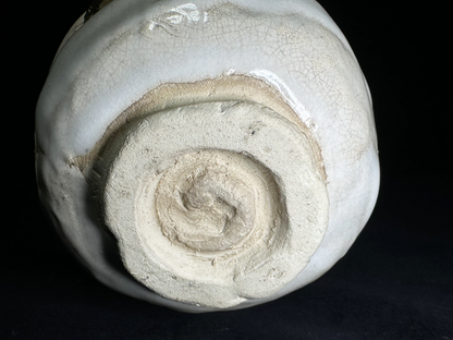 Rare Suigetsu Ware: Tea Cup by Founder Tsunekata (1st Gen) - Sculpted Crab　希少 水月焼：初代恒方 作 蟹細工入り湯呑み