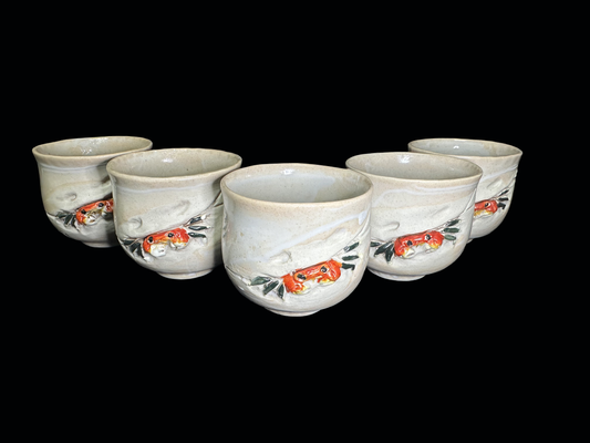Jusuien (寿水園) Hand-Sculpted Tea Cups (Yunomi) - Set of Five with Realistic Crab Motif　寿水作 蟹細工 湯呑み 五客揃