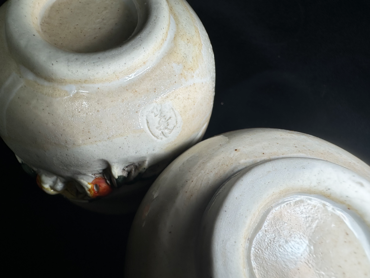 Jusuien (寿水園) Hand-Sculpted Tea Cups (Yunomi) - Set of Five with Realistic Crab Motif　寿水作 蟹細工 湯呑み 五客揃