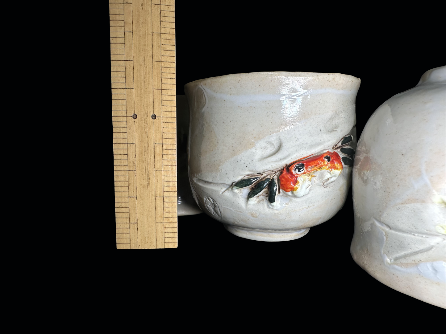 Jusuien (寿水園) Hand-Sculpted Tea Cups (Yunomi) - Set of Five with Realistic Crab Motif　寿水作 蟹細工 湯呑み 五客揃