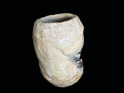 Suigetsu Style: Organic Vase (Hanaire) with Twin Crab Relief - Rock-like Form　水月様式：蟹の立体細工 花入