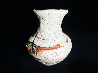 Handcrafted Japanese Pottery with 3D Crab  本物と見間違うほど精巧に造られた蟹の花瓶 楽山