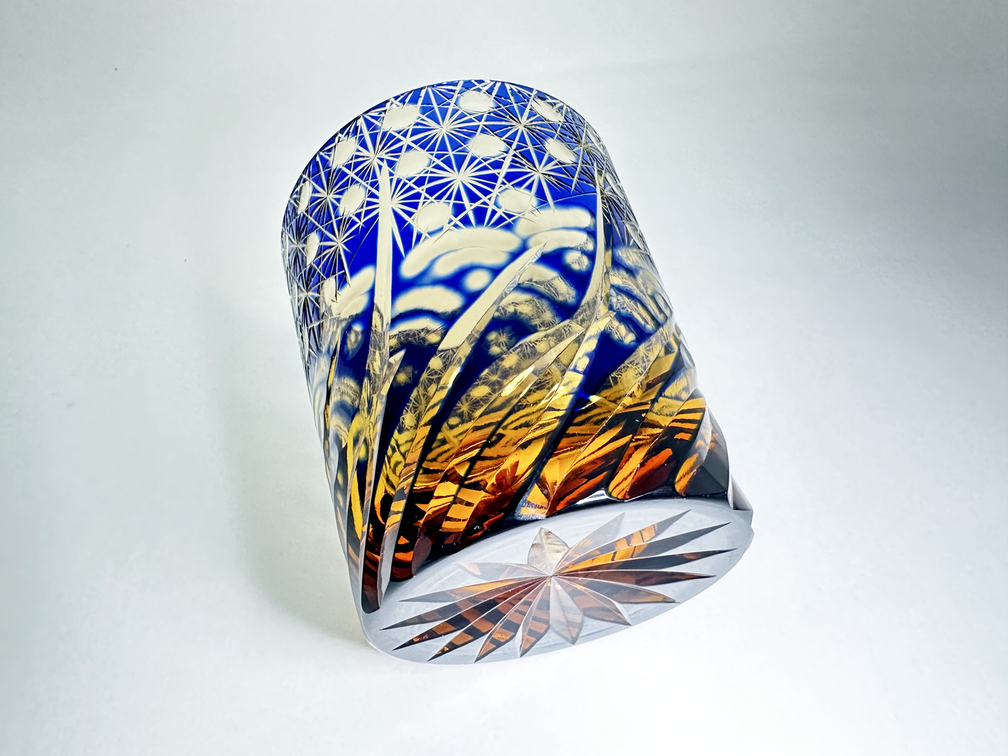 Masterpiece Edo Kiriko Glass: Cobalt Blue & Amber Whiskey Tumbler with Traditional Cutwork　江戸切子 名品：青・琥珀色被せガラス 伝統文様カットグラス