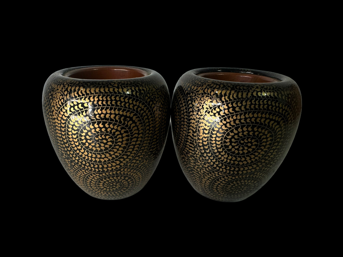 Miniature Elegance: Gold-Patterned Hibachi — A Symbol of Wealth and Prestige ミニチュアの優雅：― 富と名声の象徴