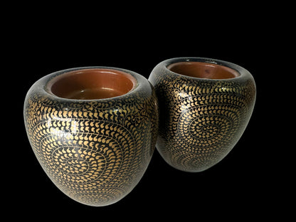 Miniature Elegance: Gold-Patterned Hibachi — A Symbol of Wealth and Prestige ミニチュアの優雅：― 富と名声の象徴