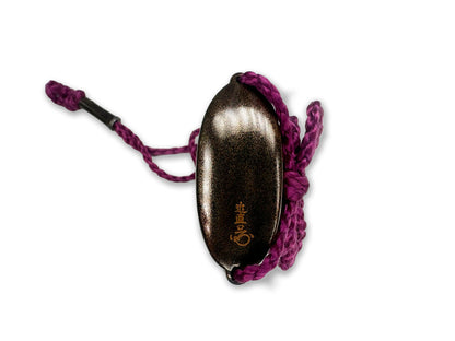 Masterpiece by Ueda Chikanao: 200-Year-Old Gold Lacquer Inro Featuring a Majestic Hawk 上田近直による傑作：凛々しい鷹が描かれた200年前の金蒔絵印籠