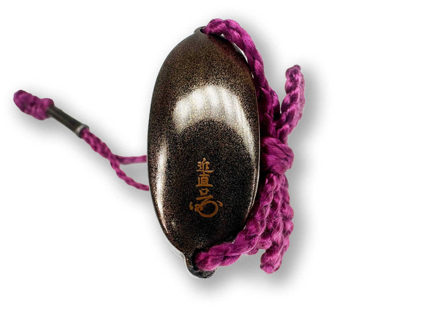 Masterpiece by Ueda Chikanao: 200-Year-Old Gold Lacquer Inro Featuring a Majestic Hawk 上田近直による傑作：凛々しい鷹が描かれた200年前の金蒔絵印籠