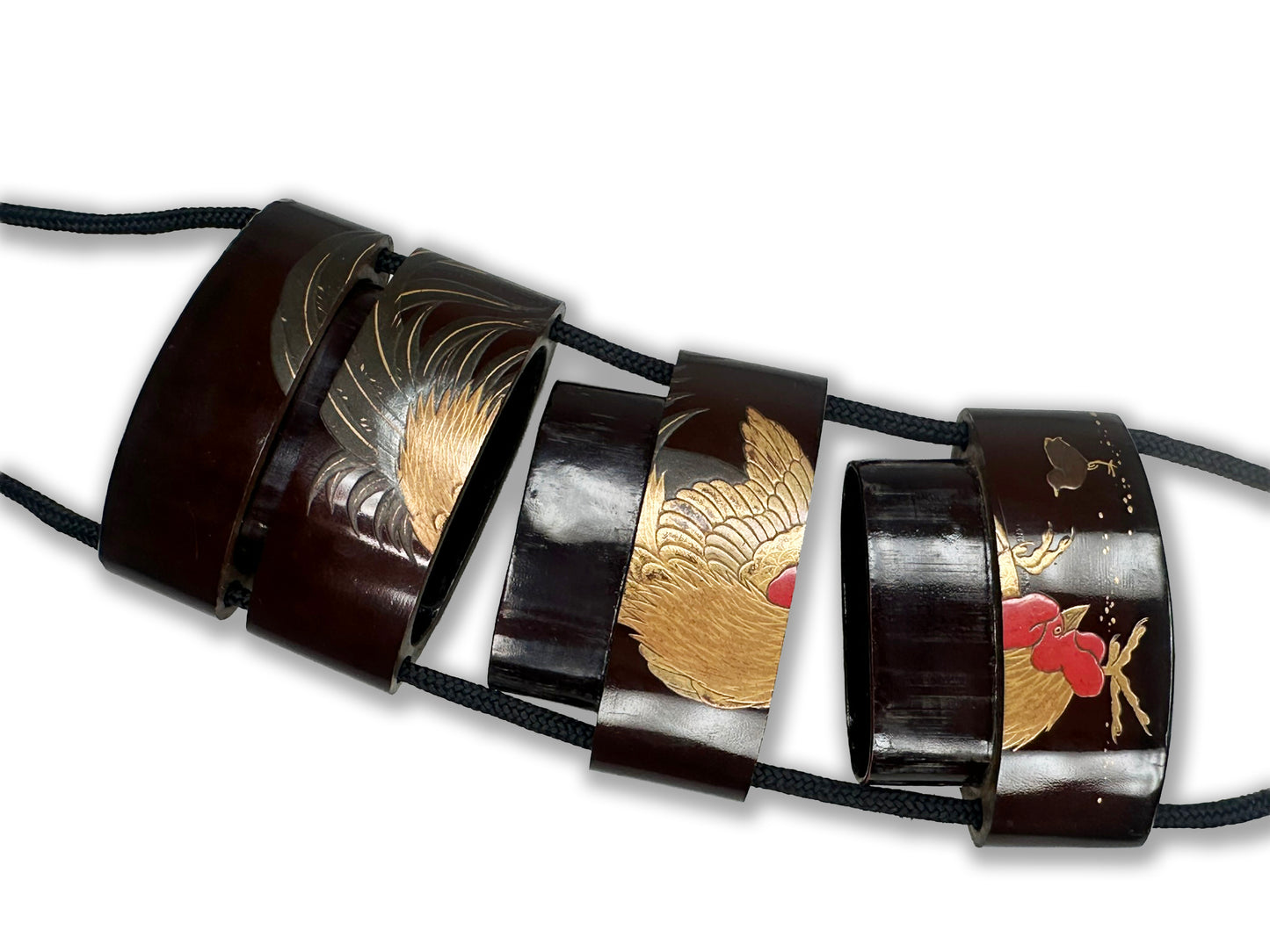 Exquisite 200-Year-Old Inro: A Golden Rooster Masterpiece 200年前の極上の印籠：金で描かれた豪華な鶏の傑作